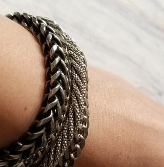 WOMEN'S CHAINED BRACELETS