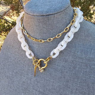 Shackle Clasp  with Spike in Ivory Resin chain _ 18K Gold Filled