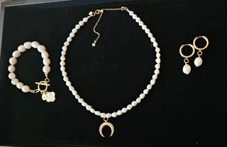 Pearl Set (Necklace, Bracelet, Earrings)