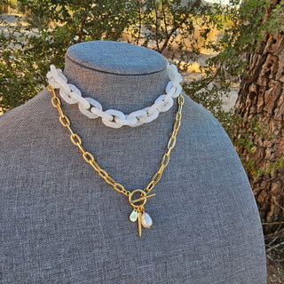 Shackle Clasp  with Spike in Ivory Resin chain _ 18K Gold Filled