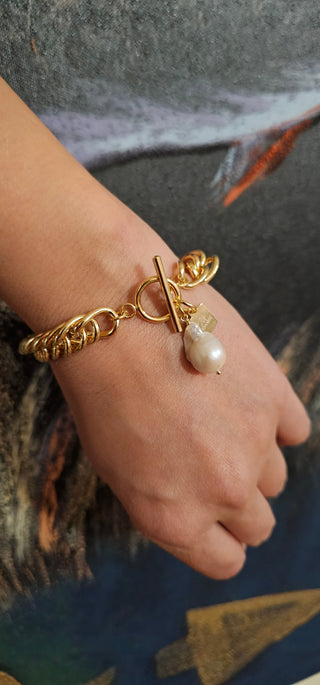 18K Gold Filled Double Curb Chunky Chain Toggle Bracelet with Baroque Pearl Charm