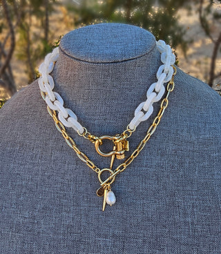 Shackle Clasp  with Spike in Ivory Resin chain _ 18K Gold Filled