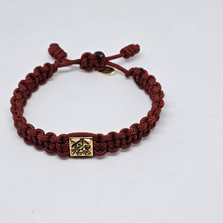 Zen Weave Macrame Boho Braided Bracelet in Burgandy - Shiny Gold Peak Pulse Charm