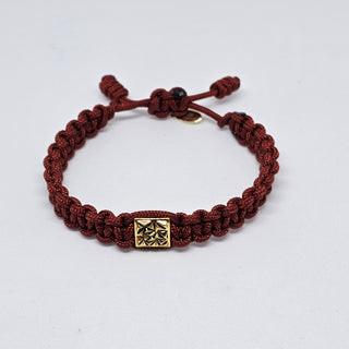 Zen Weave Macrame Boho Braided Bracelet in Burgandy - Shiny Gold Peak Pulse Charm