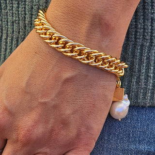 18K Gold Filled Double Curb Chunky Chain Clasp Bracelet with Baroque Pearl Charm