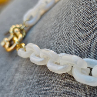 Shackle Clasp  with Spike in Ivory Resin chain _ 18K Gold Filled