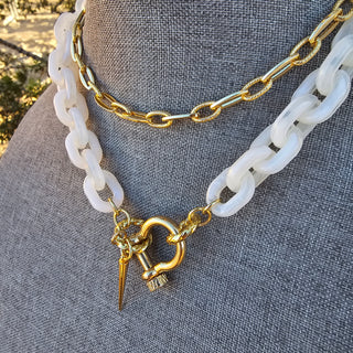 Shackle Clasp  with Spike in Ivory Resin chain _ 18K Gold Filled