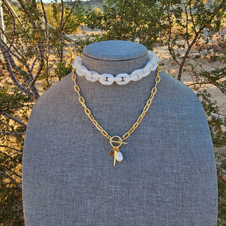 Shackle Clasp  with Spike in Ivory Resin chain _ 18K Gold Filled