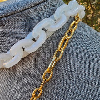 Shackle Clasp  with Spike in Ivory Resin chain _ 18K Gold Filled