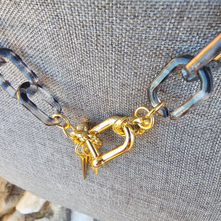 Shackle Clasp with Spike in Nude Black Resin Chain _ 18K Gold Filled